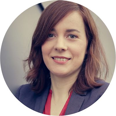 Birgit Ströckens und Jasmin Chadha sind die Gründerinnen der SmartBot Factory von Henkel.