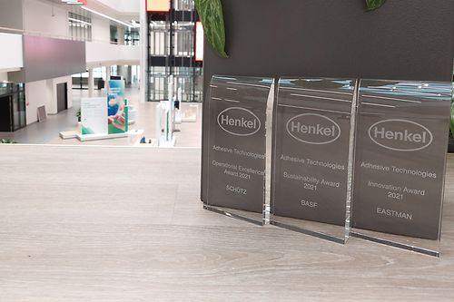 Henkel hat seine Supplier Awards 2021 in den drei Kategorien Nachhaltigkeit, Innovation und Lieferleistung verliehen. 