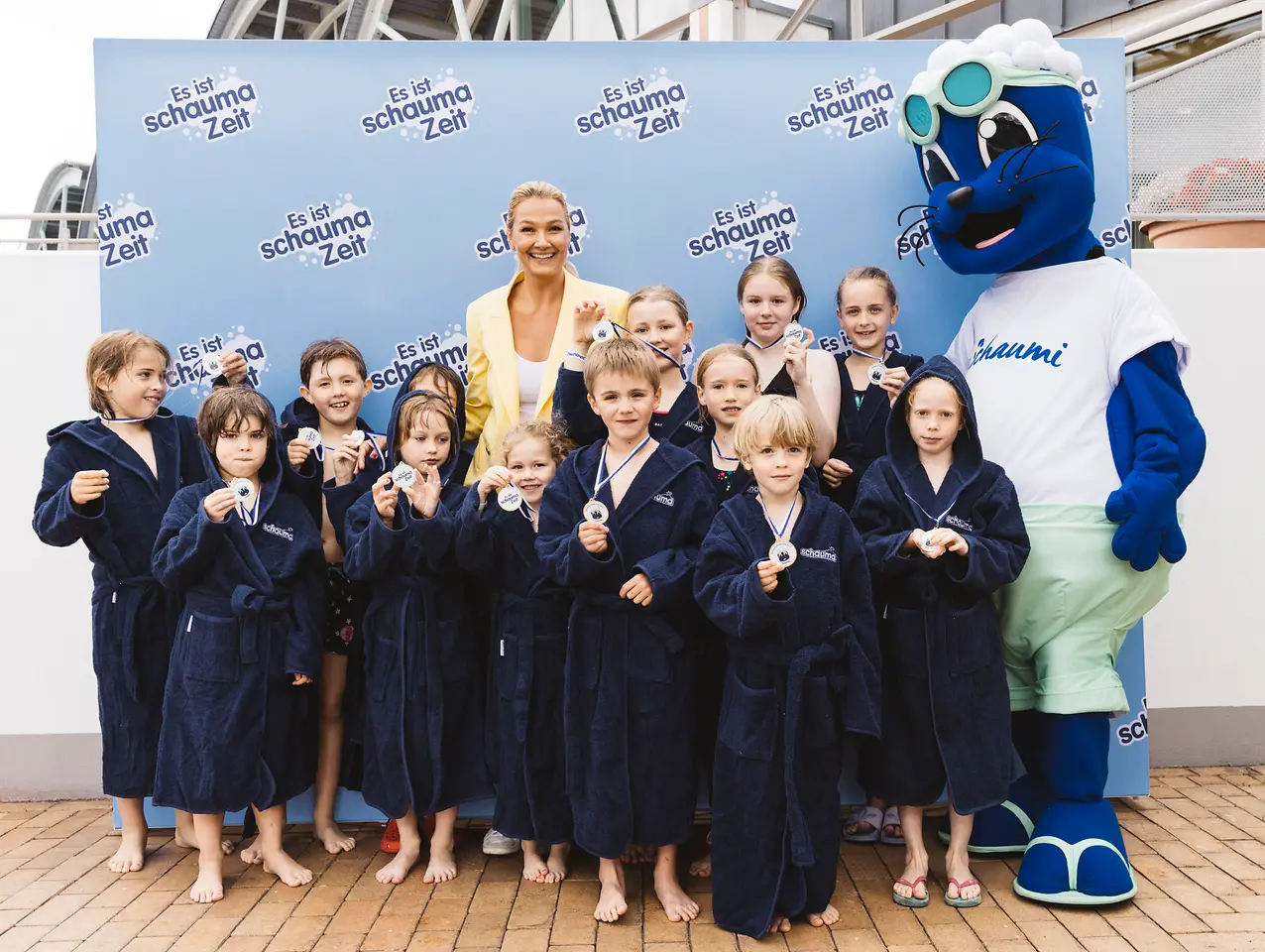 Schauma feierte den Family Day im ARRIBA Erlebnisbad Norderstedt: Franziska van Almsick / Schwimmstunde mit Kindern