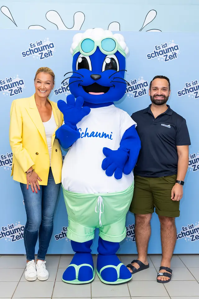 Schauma Family Day: Franziska van Almsick und Erkan Kücük mit Schaumi