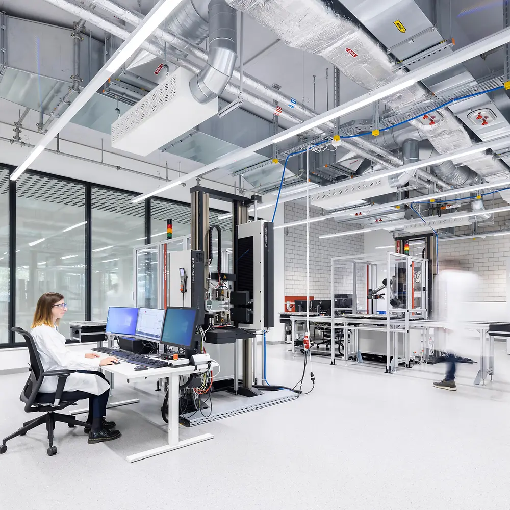 photo-inspiration-center-duesseldorf-automated-lab-02