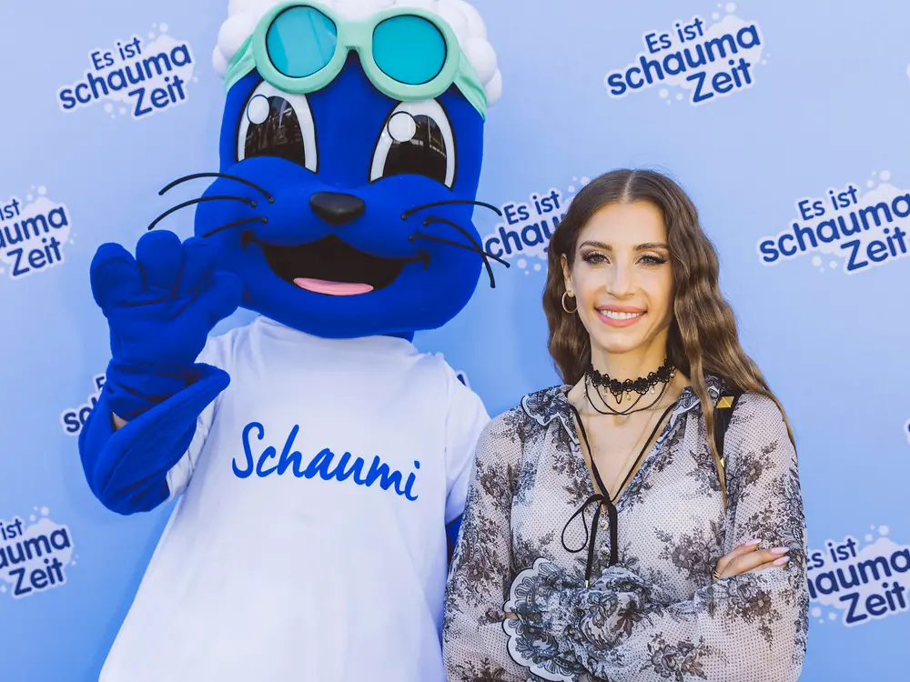 Schauma Family Day im AQUApark Oberhausen: Stargast Moderatorin und Mutter Cathy Hummels