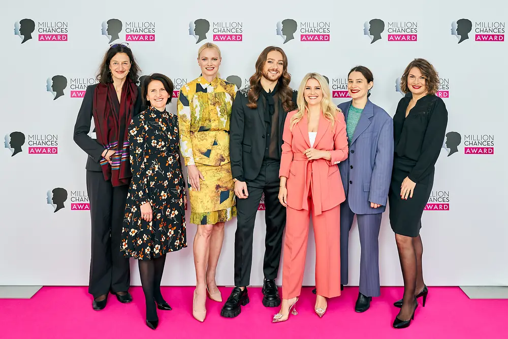 
Christina Ihle, Karol-Monique Westhoff, Franziska Knuppe, Riccardo Simonetti, Jennifer Knäble, Friederiecke Trudzinsi, Sylvie Nicol