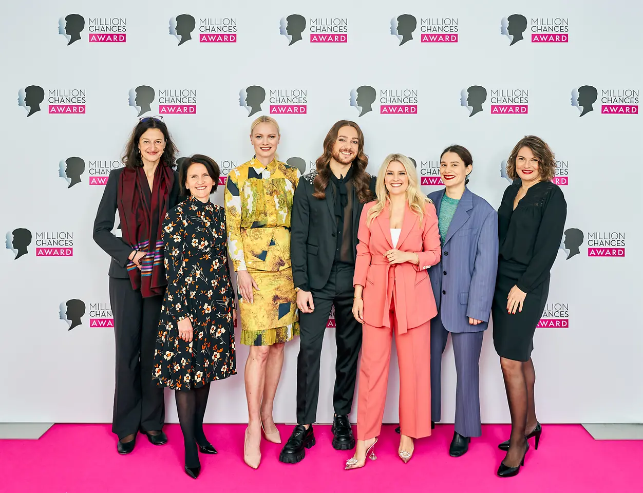 
Christina Ihle, Karol-Monique Westhoff, Franziska Knuppe, Riccardo Simonetti, Jennifer Knäble, Friederiecke Trudzinsi, Sylvie Nicol