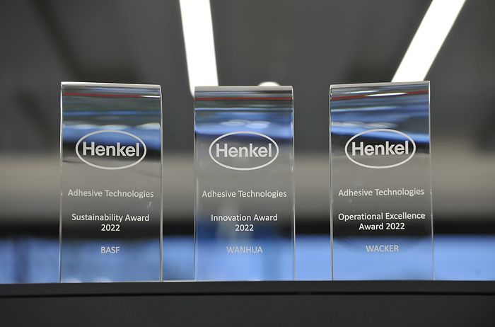 
Henkel Adhesive Technologies hat seine Supplier Awards 2022 an BASF, Wanhua und Wacker verliehen.