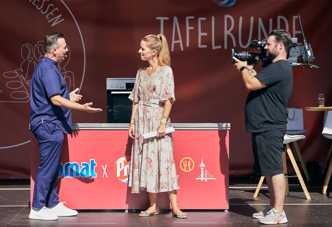 Unter dem Motto #gemeinsamgeniessen kooperieren die Marken Somat und Pril mit der Düsseldorfer Tafel e. V. und veranstalteten am Samstag, 09. September, ein gastronomisches Benefiz-Event auf dem Schadowplatz mitten in Düsseldorfs Innenstadt. 