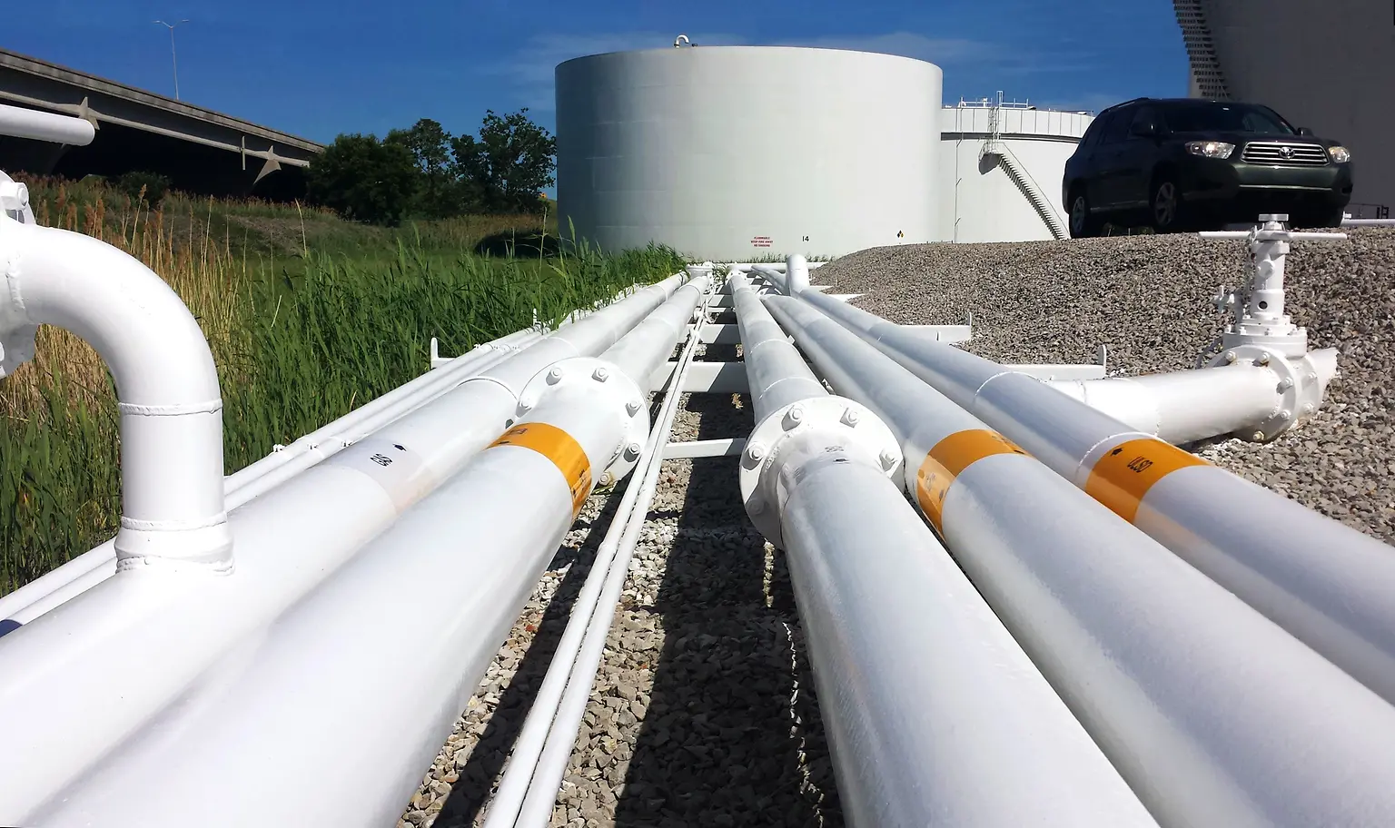
Seal for Life bietet innovative Schutzbeschichtungen und Dichtungslösungen für eine Vielzahl von Infrastrukturmärkten wie erneuerbare Energien, Öl und Gas sowie Wasser.