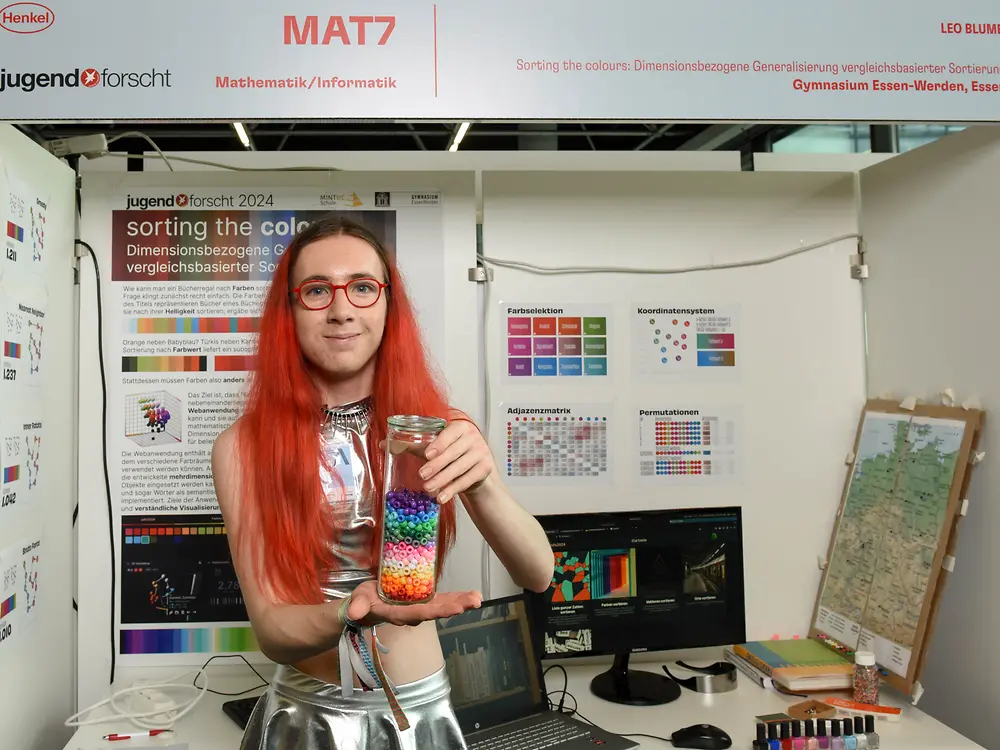nrw-landessieger-mathematik-informatik-sorting-the-colors-dimensionsbezogene-generalisierungvergleichsbasierter-sortierung-leo-blume-gymnasium-essen-werden-essen-shr-0073