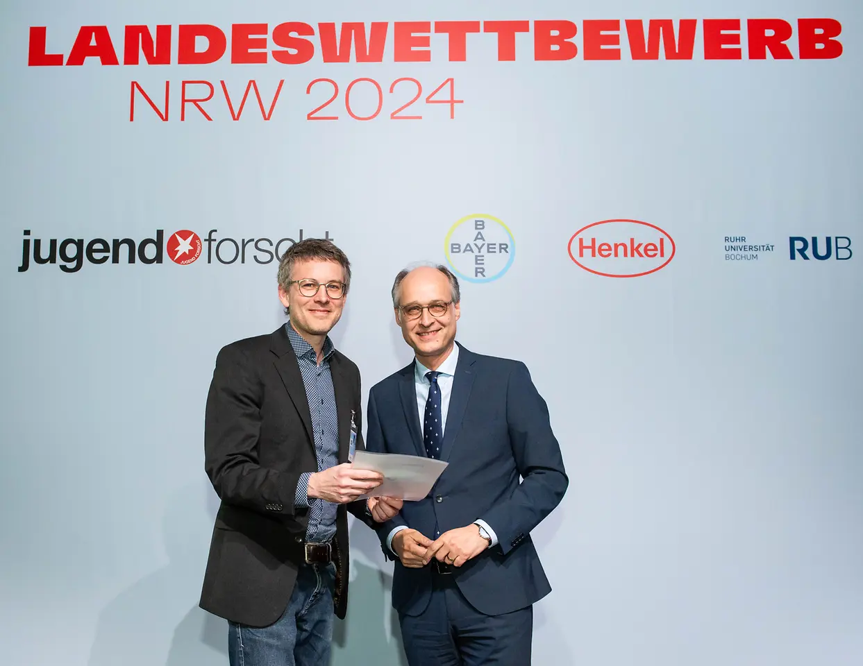 1869-henkel-cc-jugend-forscht-21-03-2024-preisverleihung