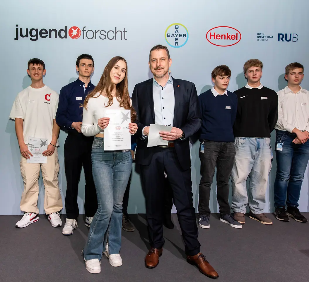 2090-henkel-cc-jugend-forscht-21-03-2024-preisverleihung