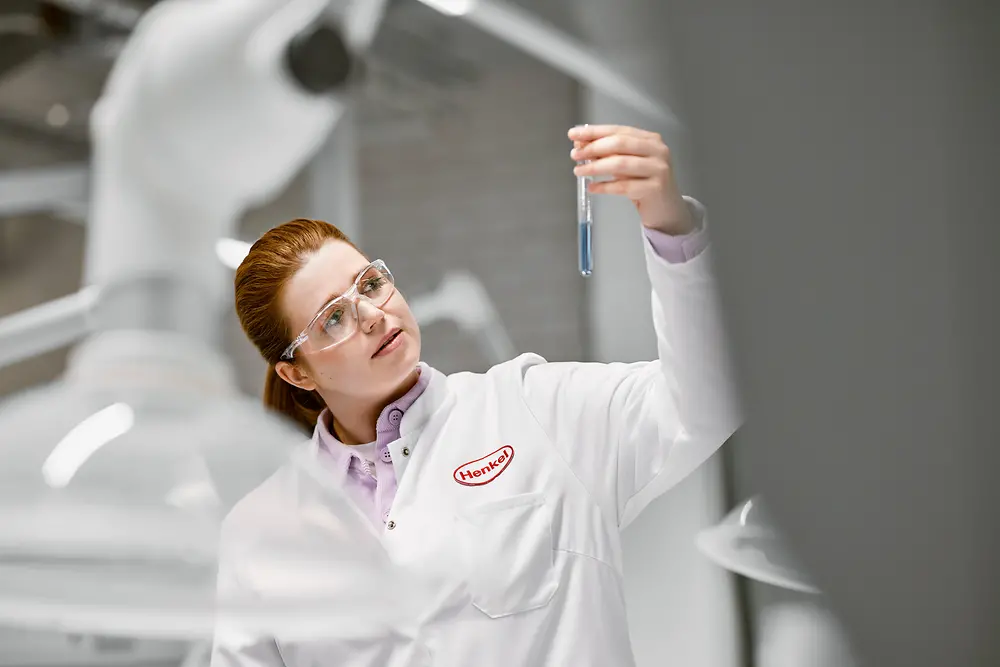 
Heute bietet Henkel 25 Ausbildungsberufe und fünf duale Studiengänge an sieben Standorten in Deutschland an.