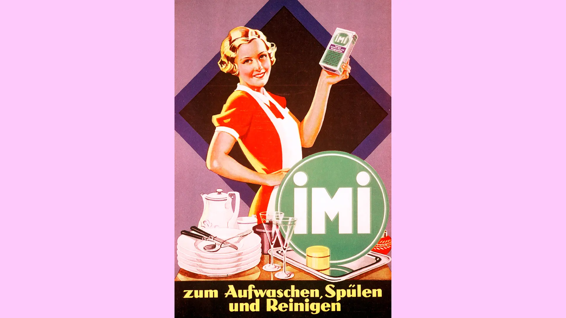 Gemaltes Werbeplakat. Eine blonde Frau in rotem Kleid und weißer Schütze hält lächelnd eine Imi-Packung in der Hand. Vor ihr gestapeltes, sauberes Geschirr und das Imi-Logo.