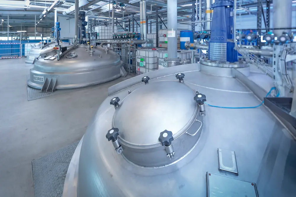 
Der Produktions­standort in Schönbach ist ein Kompetenz­zentrum für fort­schrittliche Ober­flächen­echnologien.