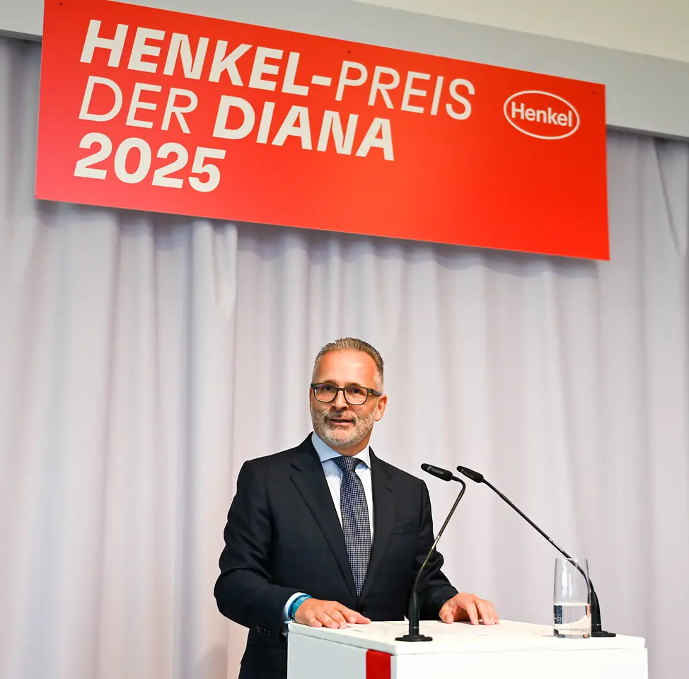 
Carsten Knobel, Vorstandsvorsitzender von Henkel, begrüßte die Gäste in der Lounge.