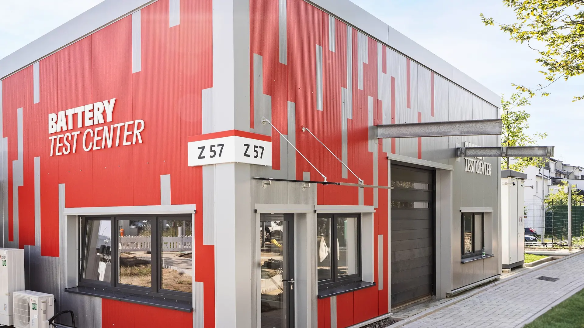 Außenansicht des Battery Test Centers.