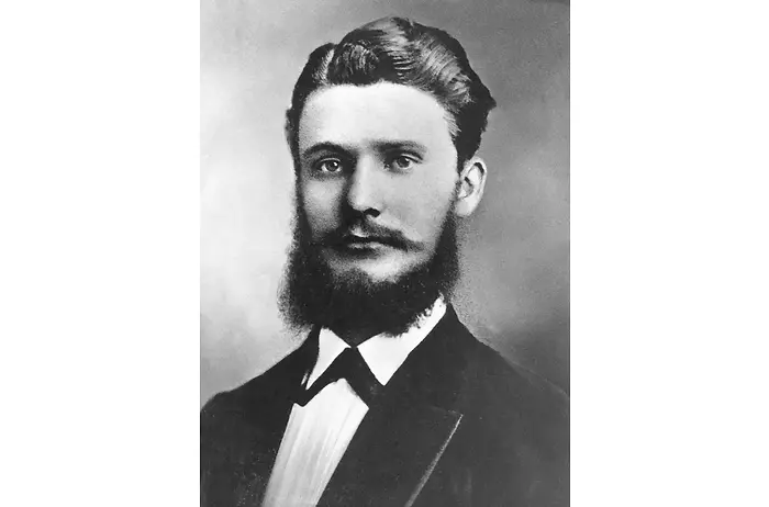 Porträtfoto in schwarz-weiß von Fritz Henkel.