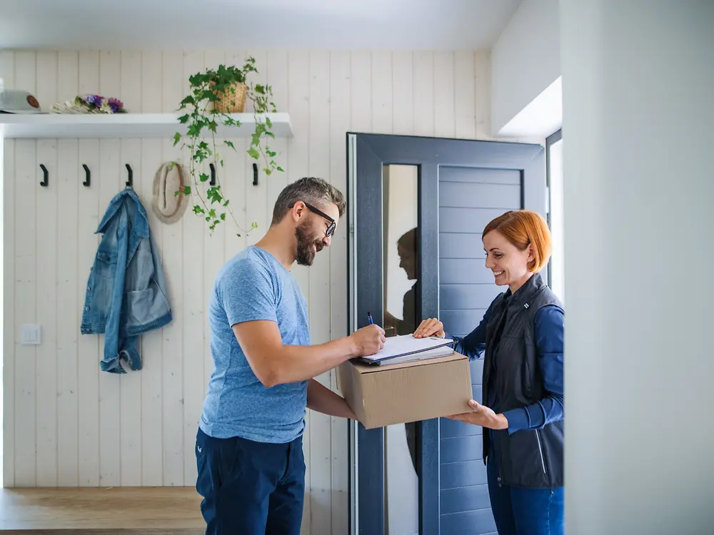 
Auf der Interpack 2026 präsentiert Henkel Klebstoff- und Beschichtungslösungen, die dazu beitragen, CO₂-Emissionen zu reduzieren, die Recyclingfähigkeit zu verbessern und die Vorgaben der EU-Verpackungsverordnung PPWR sicher umzusetzen.