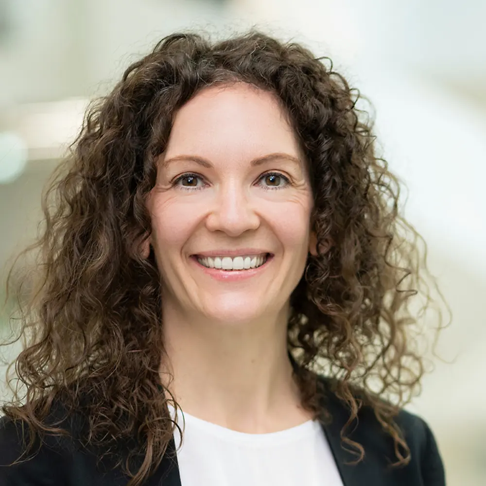 Porträtfoto von Dr. Melanie Luckey, Head of Sustainability Automotive Components bei Henkel.