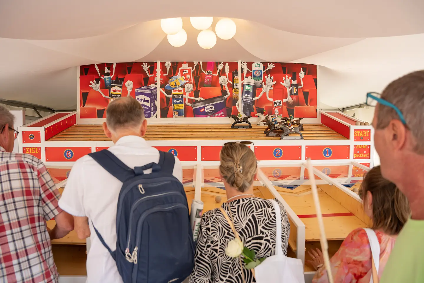 
Bei Henkels Klebstoff-Marken konnten Besucher:innen ihr Geschick unter Beweis stellen.
