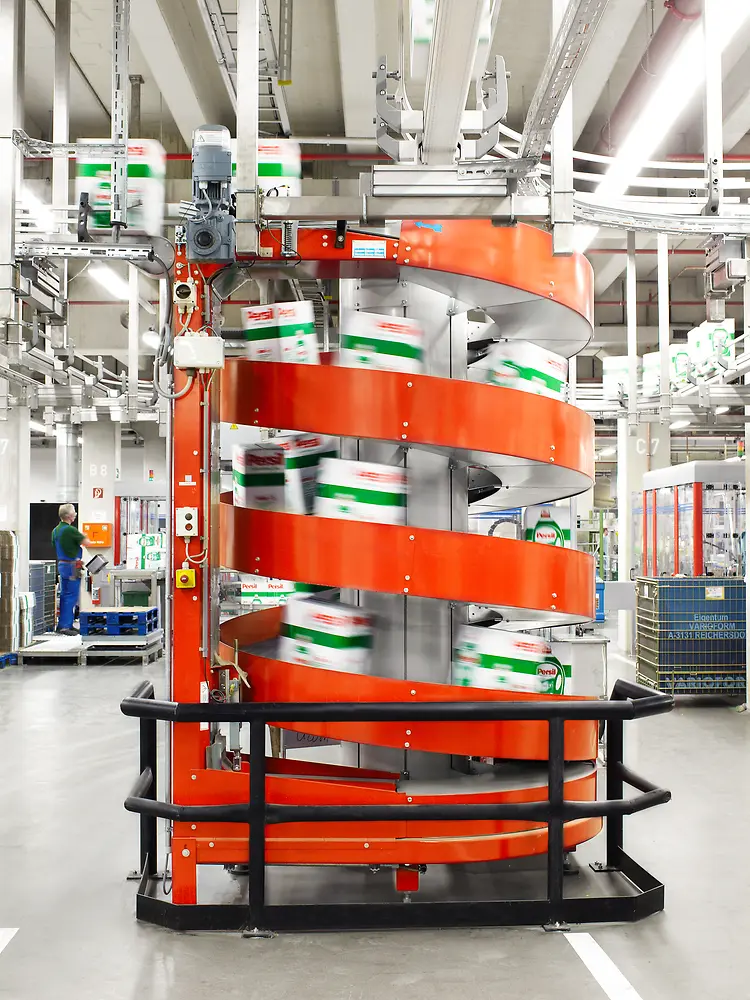 Moderne Waschmittelproduktion bei Henkel.