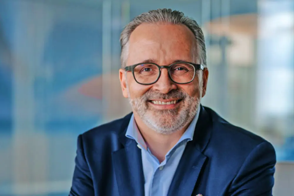 
Carsten Knobel