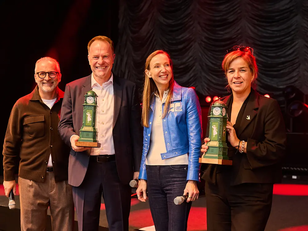 
Düsseldorfs Oberbürgermeister Stefan Keller und Mona Neubaur, Ministerin für Wirtschaft, Industrie, Klimaschutz und Energie des Landes Nordrhein-Westfalen, waren als Gäste beim Henkel-Festival.