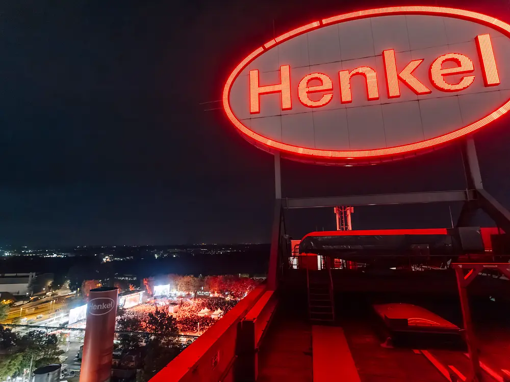 
Tausende Gäste genossen ein abwechslungsreiches Konzertprogramm mit verschiedenen Künstlerinnen und Künstlern auf dem Henkel-Festival.