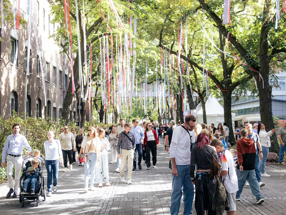 
Das Henkel-Festival bot zahlreiche Begegnungen für Mitarbeitende, Familienangehörige und Freund:innen.
