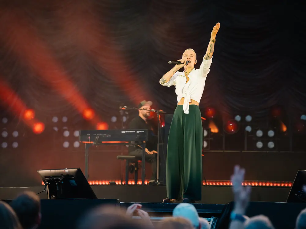 
Stefanie Heinzmann begeisterte das Publikum auf dem Henkel-Festival mit ihrer Live-Performance.