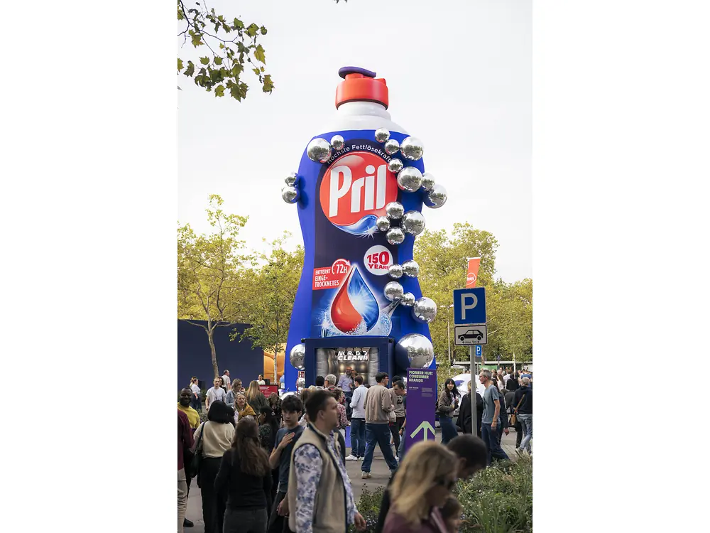 
Die überdimensionale Pril-Flasche war ein Hingucker auf dem Henkel-Festival.