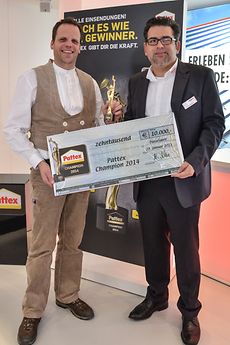 Pattex Champion Robert Heinrichs (l.) und Karim Marzouki (Technischer Manager Henkel Bautechnik Deutschland)