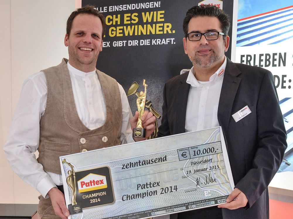 Pattex Champion Robert Heinrichs (l.) und Karim Marzouki (Technischer Manager Henkel Bautechnik Deutschland) 