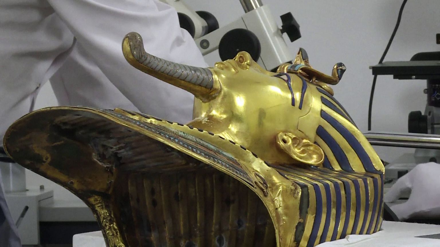 Klebstoff-Experten von Henkel halfen bei Restaurierung der Pharao-Maske.