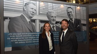 Im Oktober wäre Dr. Konrad Henkel, Enkel des Firmengründers Fritz Henkel, 100 Jahre geworden. Bei der Ausstellungseröffnung: Dr. Simone Bagel-Trah, Vorsitzende des Aufsichtsrats und des Gesellschafterausschusses, und Kasper Rorsted, Vorsitzender des Vorstands.