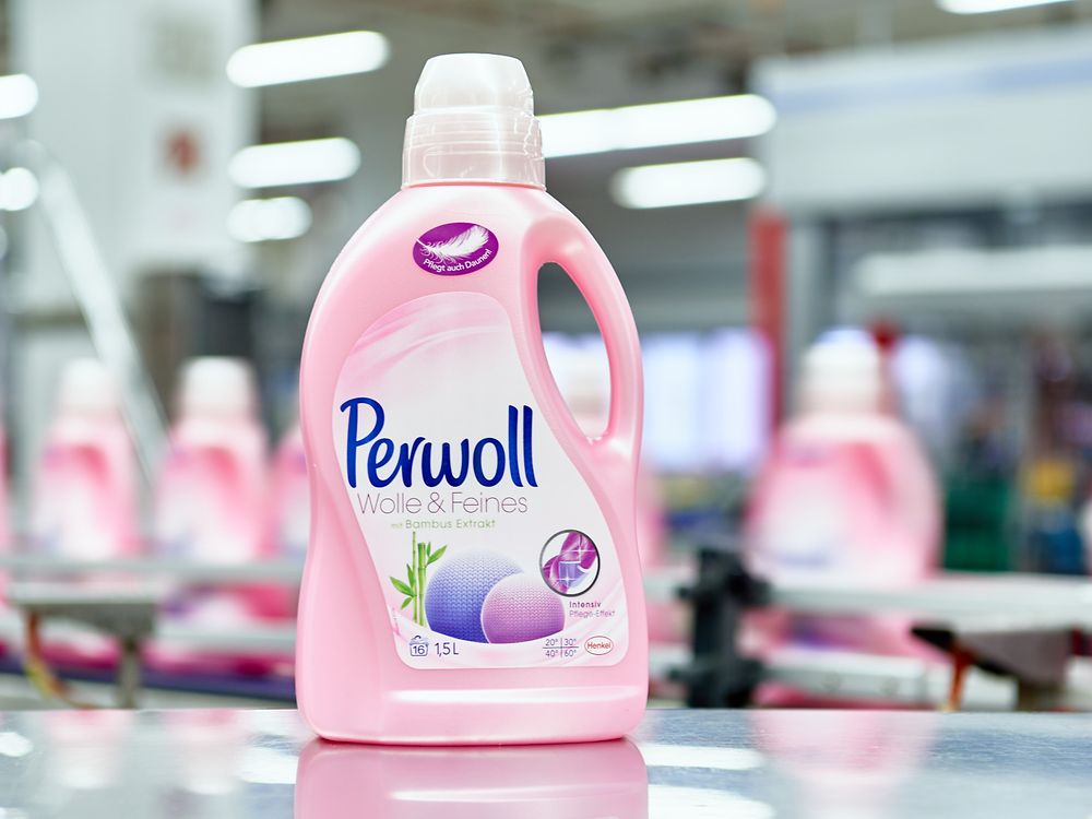 Perwoll-Flasche mit 15 Prozent recyceltem HDPE