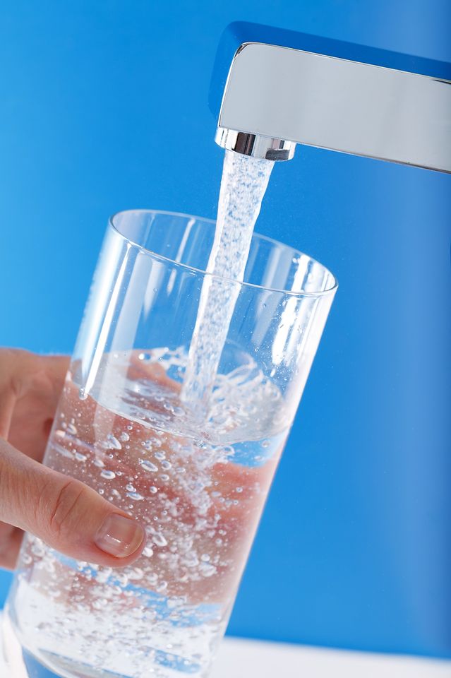 
Henkel bietet Filterherstellern ein breites Portfolio an Hochleistungsprodukten – beispielsweise für Wasserfilter.