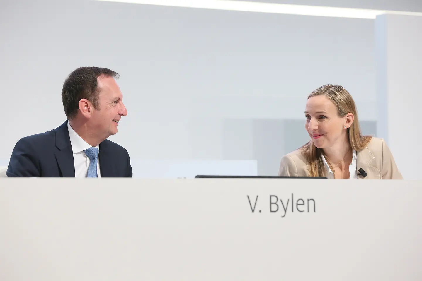 
Hans Van Bylen, Vorsitzender des Vorstands, und Dr. Simone Bagel-Trah, Vorsitzende des Aufsichtsrats und Gesellschafterausschusses
