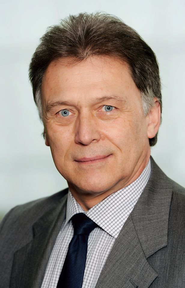 
Winfried Zander wird nach 20 Jahren als Vorsitzender des Gesamtbetriebsrats von Henkel in den Ruhestand verabschiedet.