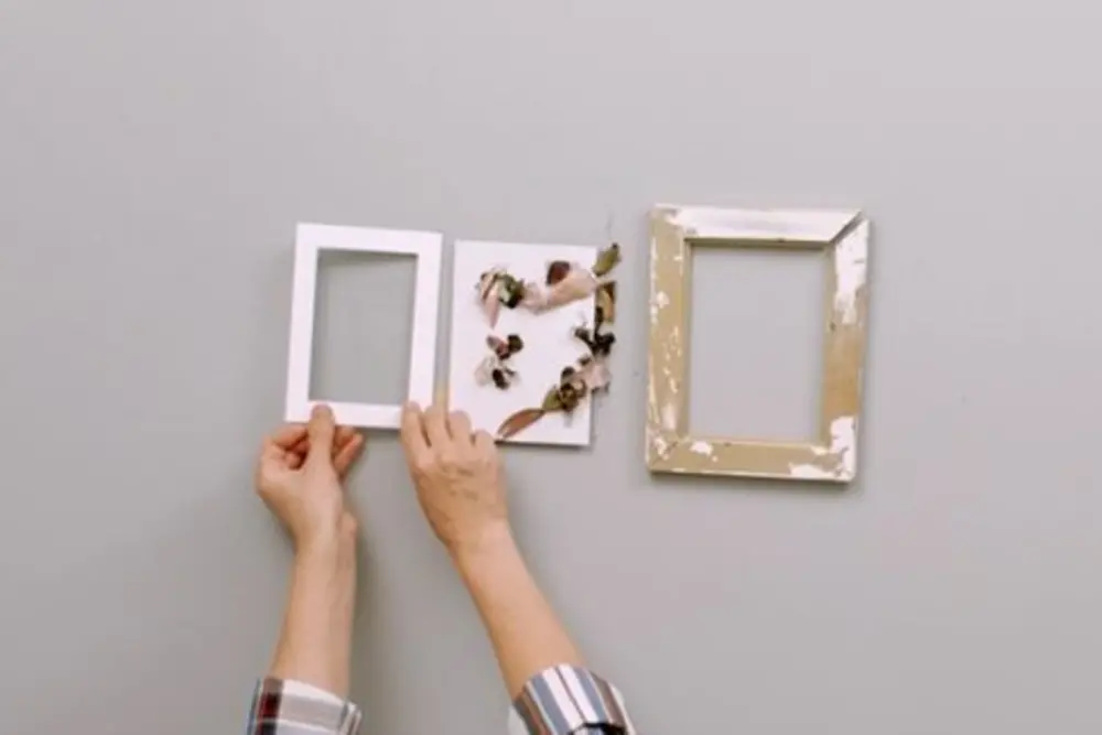 how to fix a picture frame
