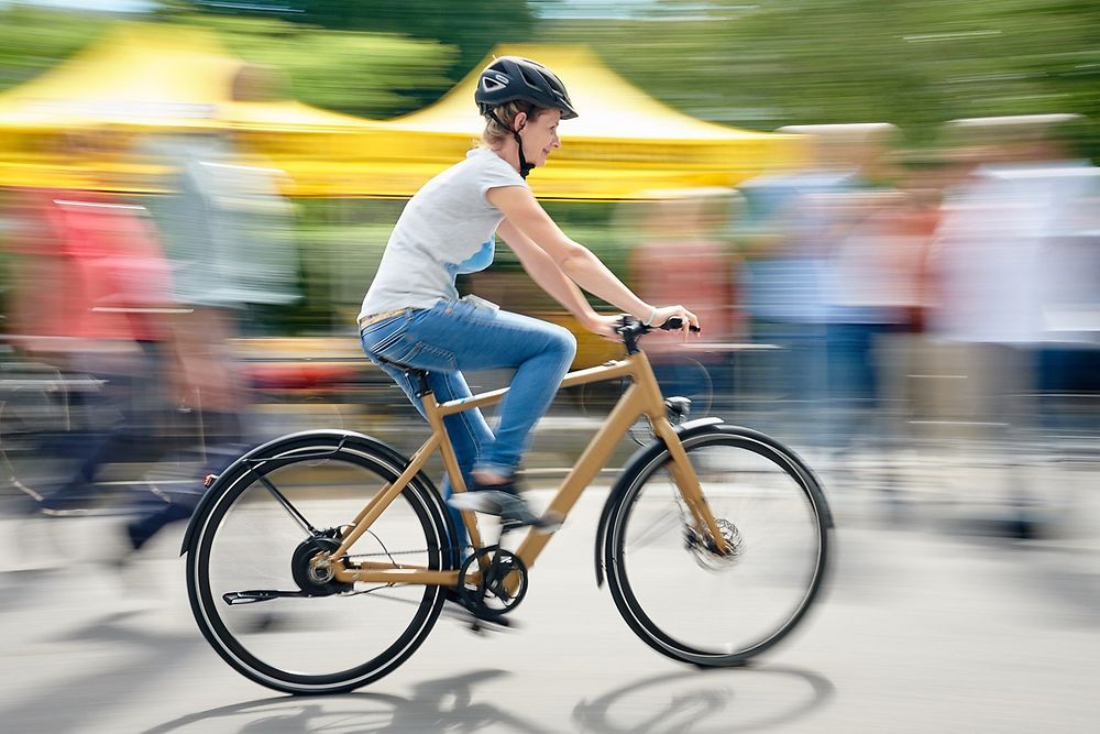 Ab sofort können Henkel-Mitarbeiter in Deutschland Dienstfahrräder leasen – eine umweltschonende Transportalternative