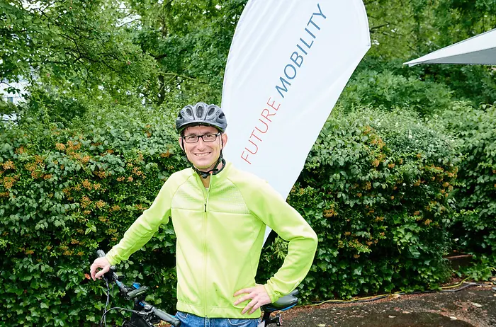 Standortleiter Daniel Kleine kam am Bike to Henkel Day im Juni 2019 mit dem Fahrrad zur Arbeit